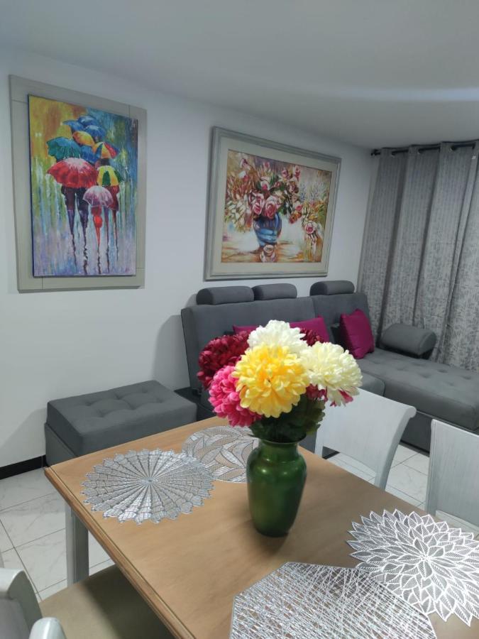 406 Apartaestudio Portal De Cadiz , Exclusivo Y Central, Con Parqueadero Capacidad 4 Personas Appartement Ibagué Buitenkant foto